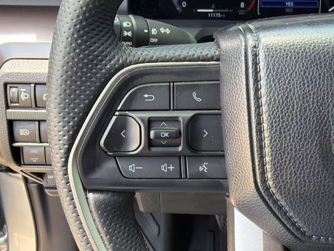 Used 2024 Toyota Tacoma TRD Off-Road AWD/4WD image 15