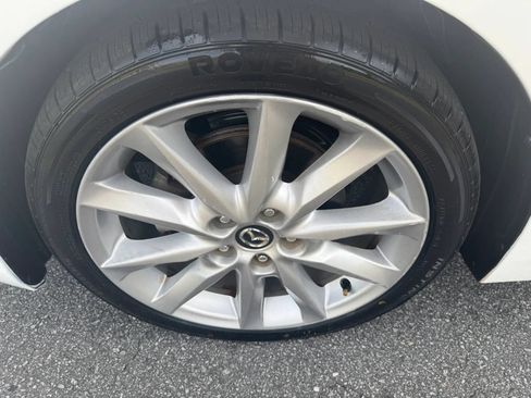 Used 2017 MAZDA MAZDA3 Touring FWD image 9