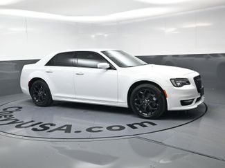 Used 2023 Chrysler 300 Touring L w/ Comfort Group video 2