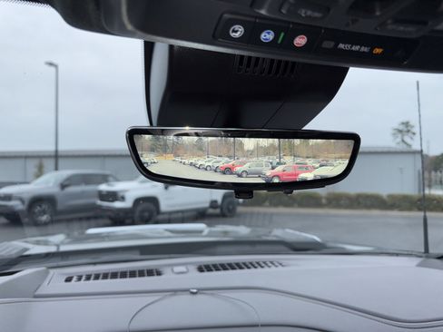 Used 2025 Chevrolet Silverado 3500 High Country w/ Technology Package image 8