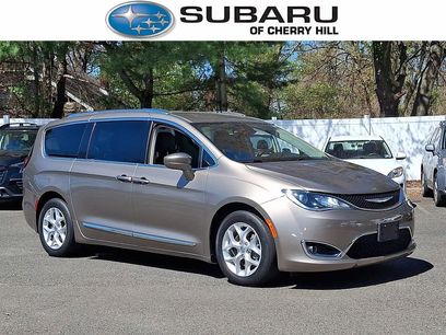 Used 2017 Chrysler Pacifica Touring-L Plus w/ Tire & Wheel Group