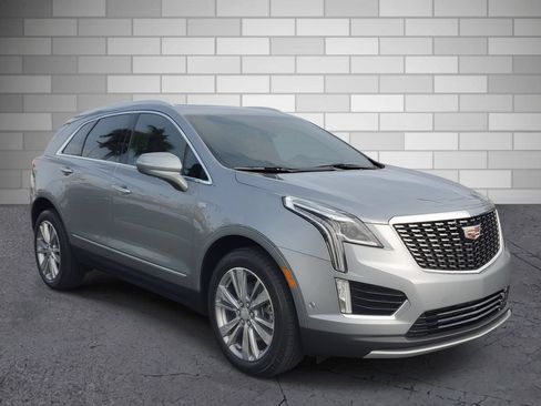 Certified 2024 Cadillac XT5 Premium Luxury w/ Technology Package AWD/4WD image 7