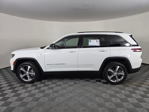 Used 2023 Jeep Grand Cherokee 4WD 4xe image 6