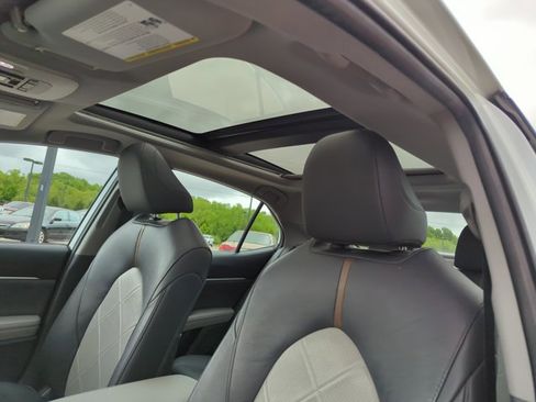 Used 2019 Toyota Camry XLE FWD image 22