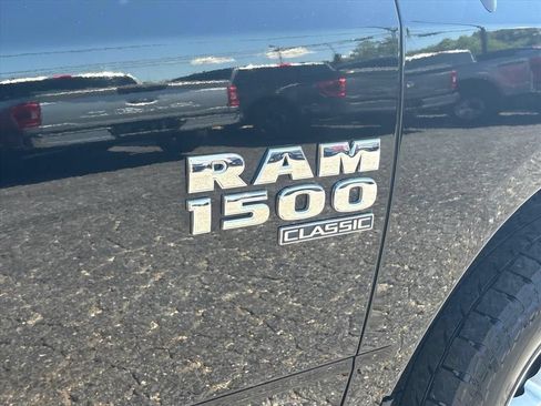 Used 2022 RAM 1500 Classic SLT w/ Protection Group AWD/4WD image 11