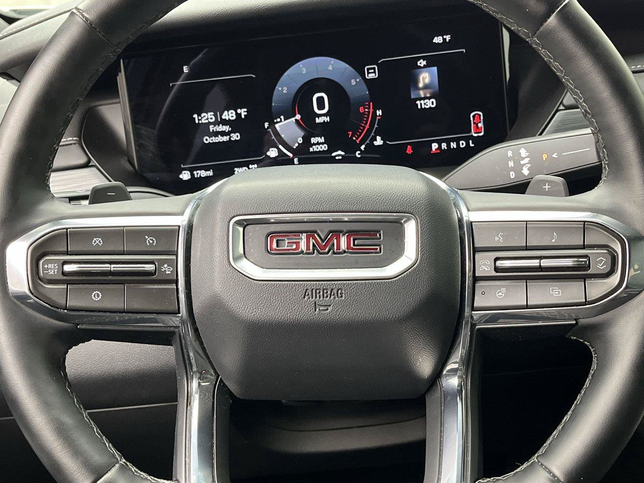 Certified 2026 GMC Acadia Elevation w/ Elevation Premium Package AWD/4WD image 18