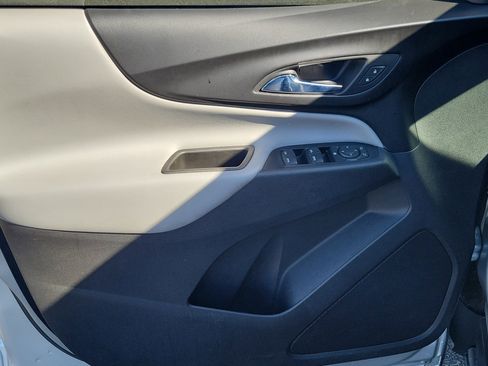 Used 2019 Chevrolet Equinox LS image 15