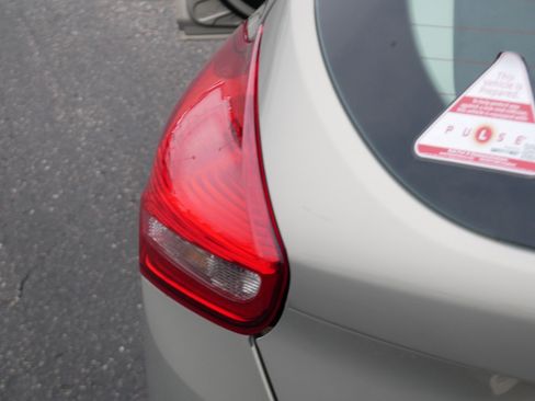 Used 2016 Ford Focus SE FWD image 17