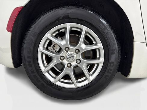 Used 2021 Chrysler Pacifica Touring FWD image 49