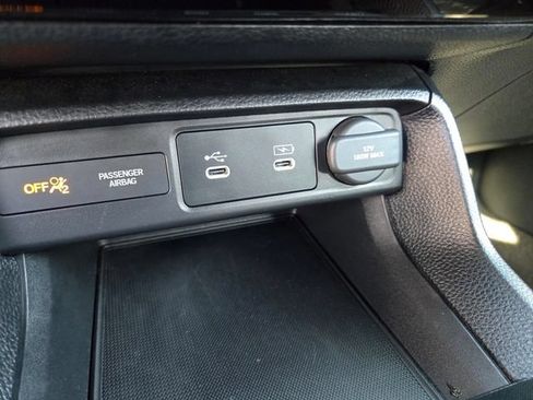 Used 2025 Honda Civic Sport image 19