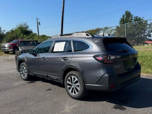 Used 2023 Subaru Outback Premium AWD/4WD image 6