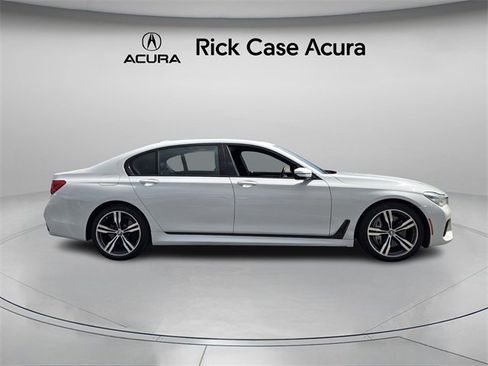 Used 2016 BMW 750i xDrive image 4