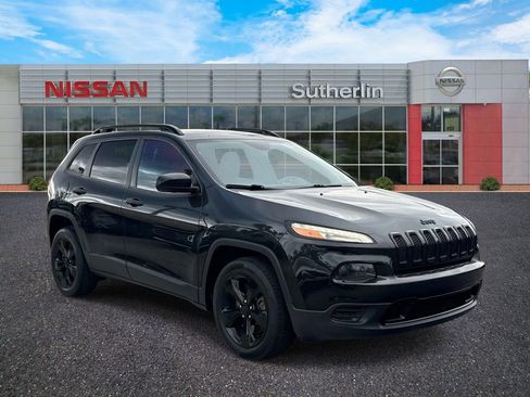 Used 2016 Jeep Cherokee Sport image 1
