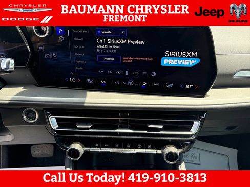 Used 2024 Chevrolet Traverse LT FWD image 18