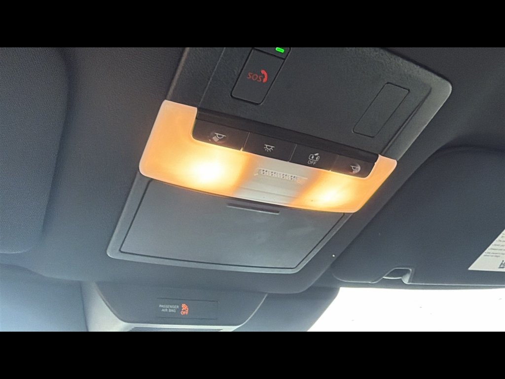 Used 2023 Nissan Pathfinder SV AWD/4WD image 17