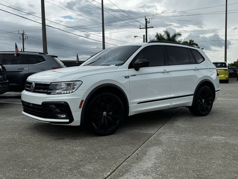 Used 2020 Volkswagen Tiguan SE R-Line FWD image 8