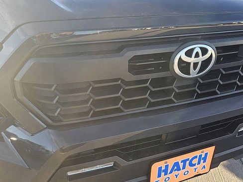 Used 2024 Toyota Tacoma TRD Sport image 3