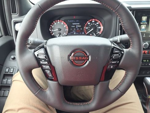 Used 2026 Nissan Frontier PRO-4X w/ Pro-4x Convenience Package image 13