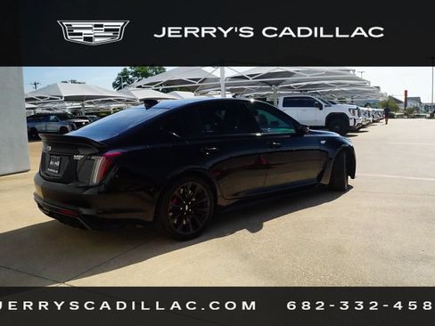 Used 2024 Cadillac CT5 V Blackwing w/ Carbon Fiber Package 2 RWD image 5