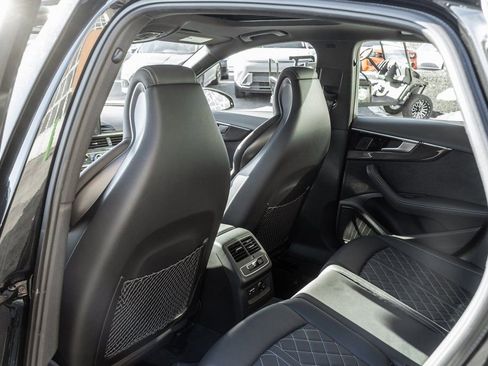 Used 2023 Audi S4 Premium Plus w/ Premium Plus Package image 33