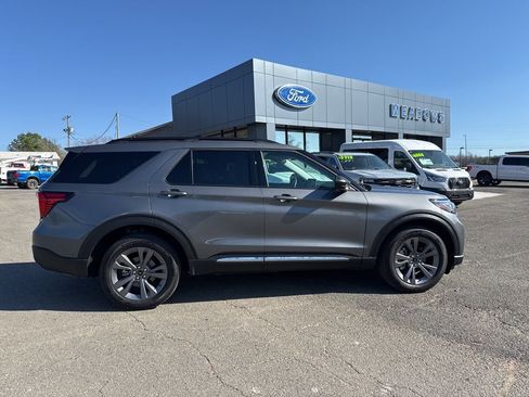 Used 2025 Ford Explorer Active w/ Active Comfort Package image 29