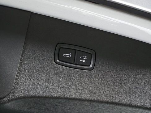 Certified 2024 Porsche Cayenne Coupe AWD/4WD image 33