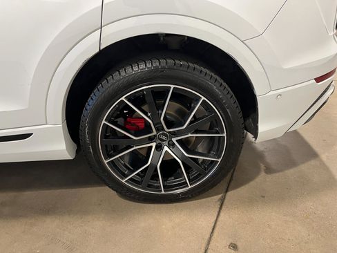 Used 2019 Audi Q8 Prestige image 46