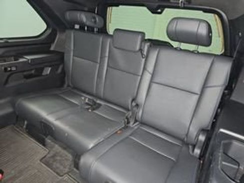 Used 2024 Toyota Sequoia Platinum AWD/4WD image 9