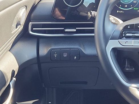 Certified 2024 Hyundai Elantra Limited FWD image 12