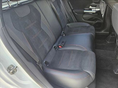 Used 2025 Mercedes-Benz GLA 250 image 19