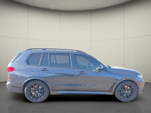 Used 2022 BMW X7 xDrive40i w/ M Sport Package image 10