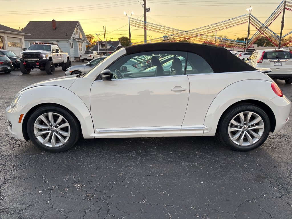 Used 2013 Volkswagen Beetle TDI FWD image 4