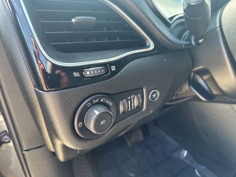 Used 2023 Jeep Cherokee Altitude Lux image 15