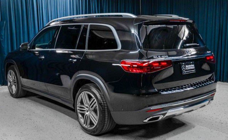 Certified 2026 Mercedes-Benz GLS 450 4MATIC image 4