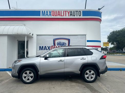Used 2020 Toyota RAV4 XLE w/ Convenience Package AWD/4WD image 26