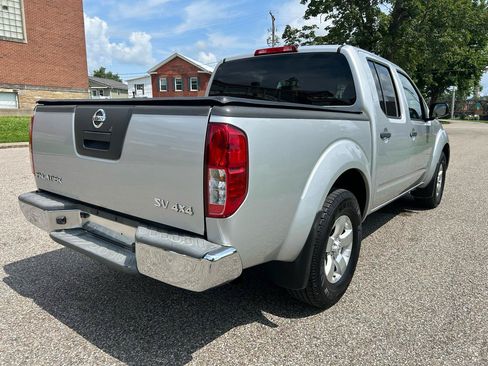 Used 2012 Nissan Frontier SV w/ SV Premium Utility Pkg AWD/4WD image 5