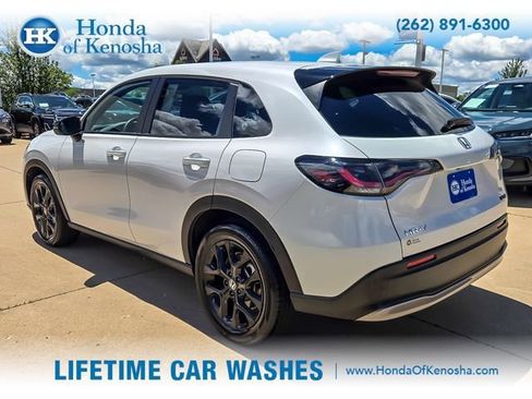 Used 2024 Honda HR-V Sport image 3