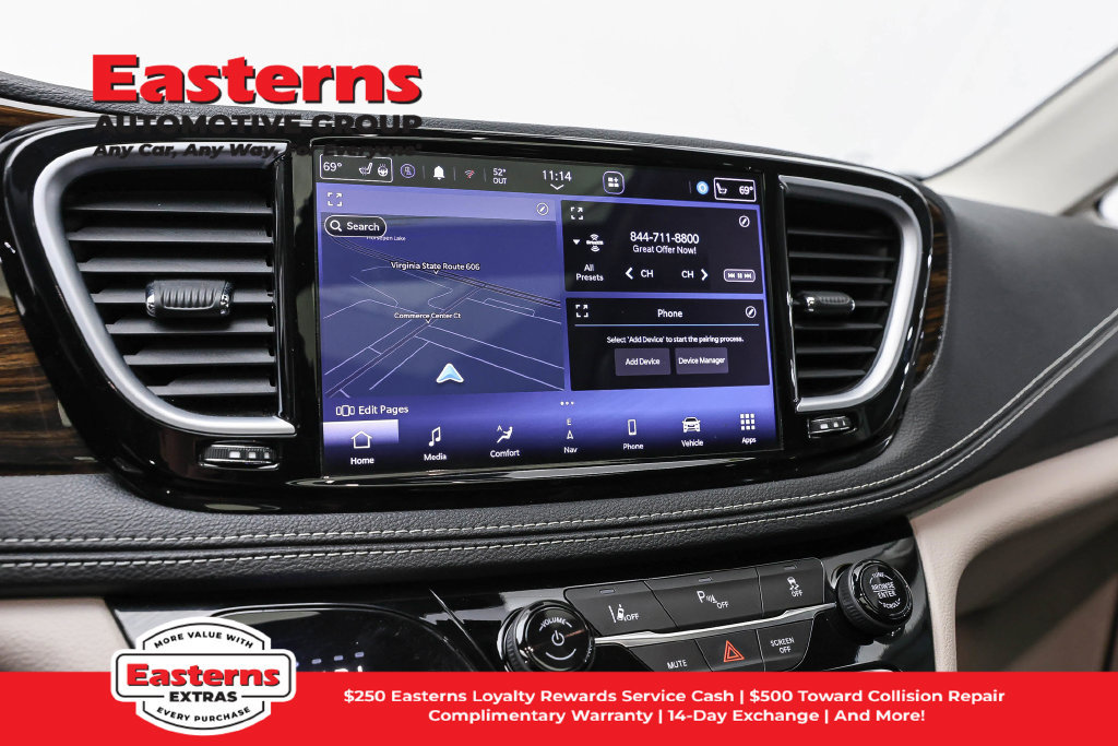 Used 2023 Chrysler Pacifica Limited FWD image 20