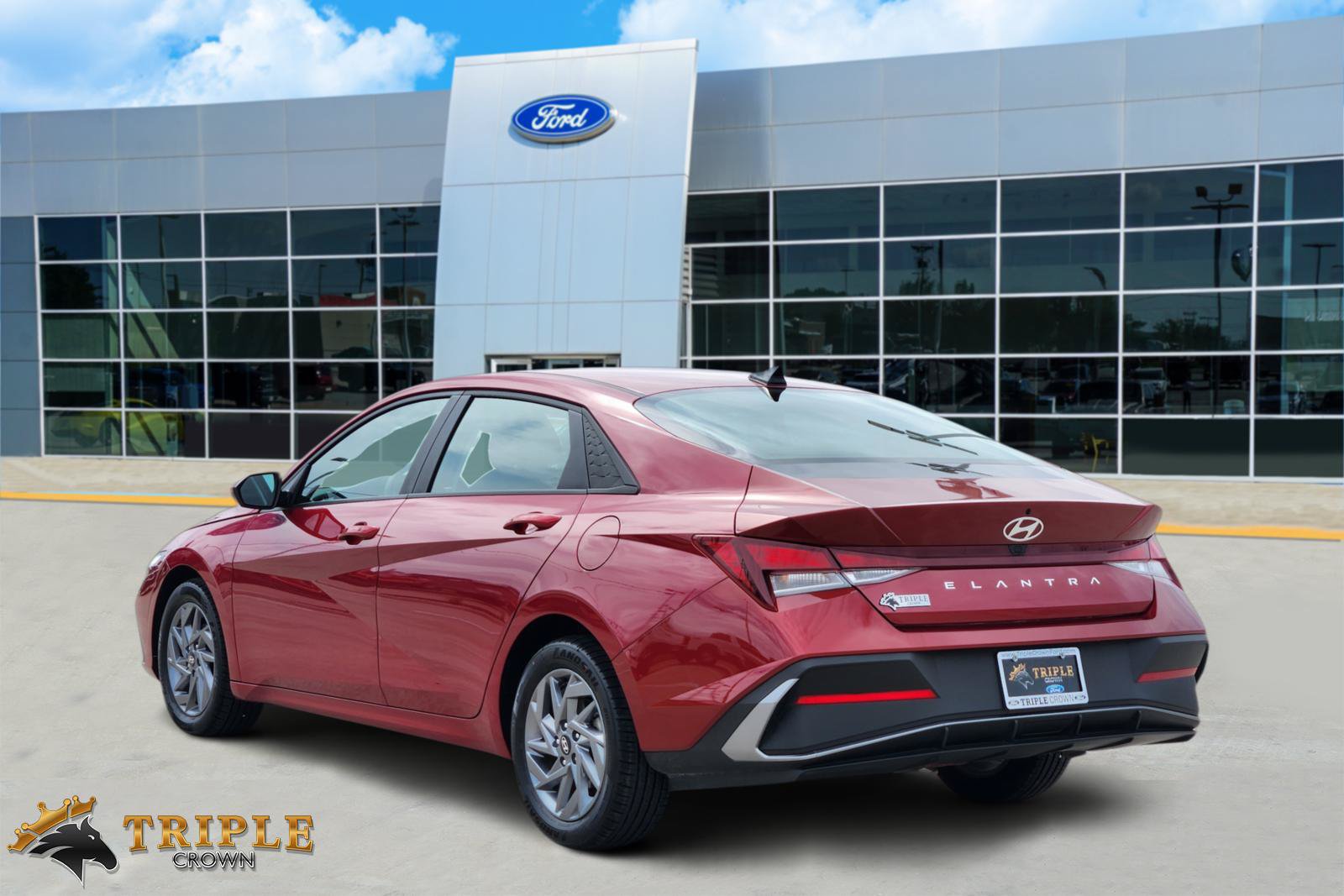 Used 2024 Hyundai Elantra SEL FWD image 4