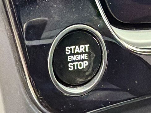 Certified 2025 Porsche Cayenne Turbo image 36