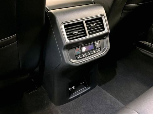 Used 2025 Volkswagen Atlas SEL Premium R-Line image 37