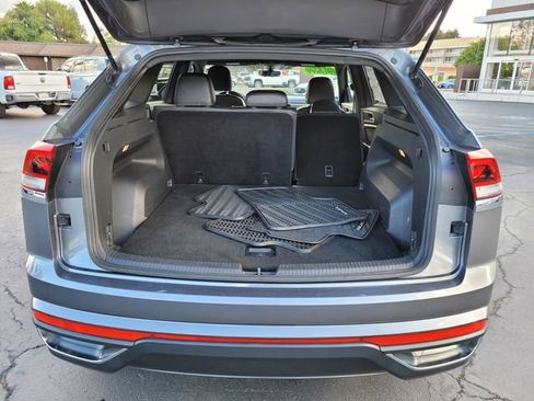 Used 2022 Volkswagen Atlas Cross Sport SE FWD image 18