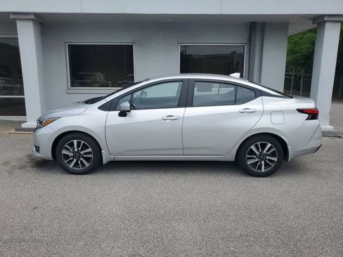 Certified 2025 Nissan Versa SV w/ Trunk Package FWD image 10