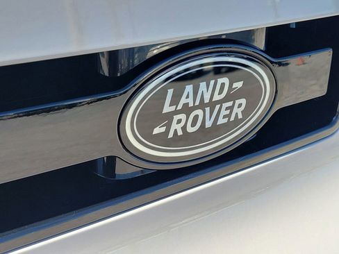 New 2026 Land Rover Defender 130 X-Dynamic SE image 10