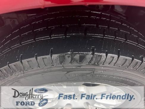 Used 2017 Nissan Titan SV image 18