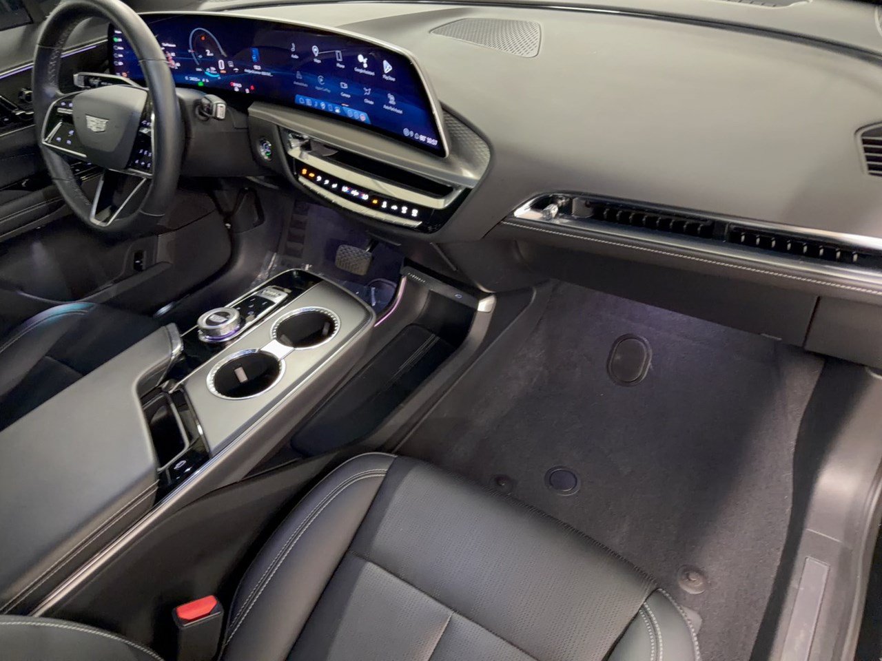 Certified 2024 Cadillac Lyriq Sport AWD/4WD image 31