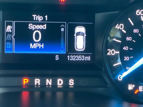 Used 2016 Ford Explorer XLT AWD/4WD image 23