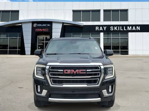 Used 2024 GMC Yukon XL SLT w/ SLT Luxury Package AWD/4WD image 2