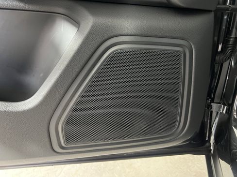 Certified 2025 Porsche Macan image 29