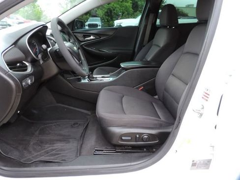 Used 2022 Chevrolet Malibu LT image 20